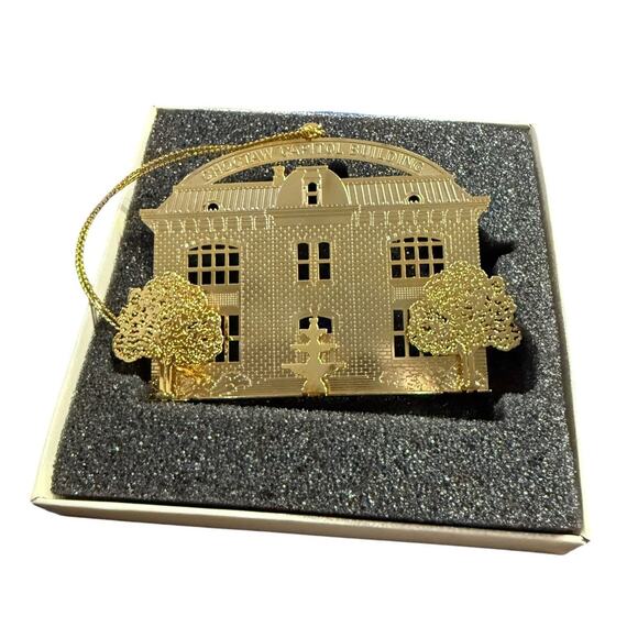 NEW Choctaw Nation of Oklahoma Capitol Building Gold Tone 3D Christmas Ornament - Picture 3 of 4